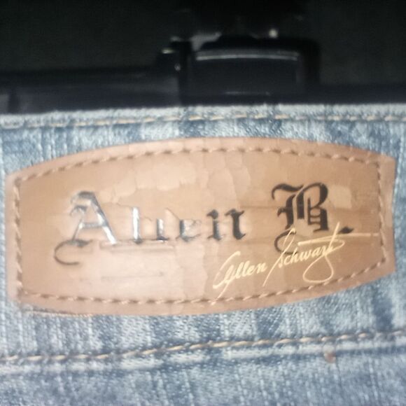 Allen B by Allen Schwartz Jean Capris with Applique Patches Size 8 NWT - Picture 11 of 12